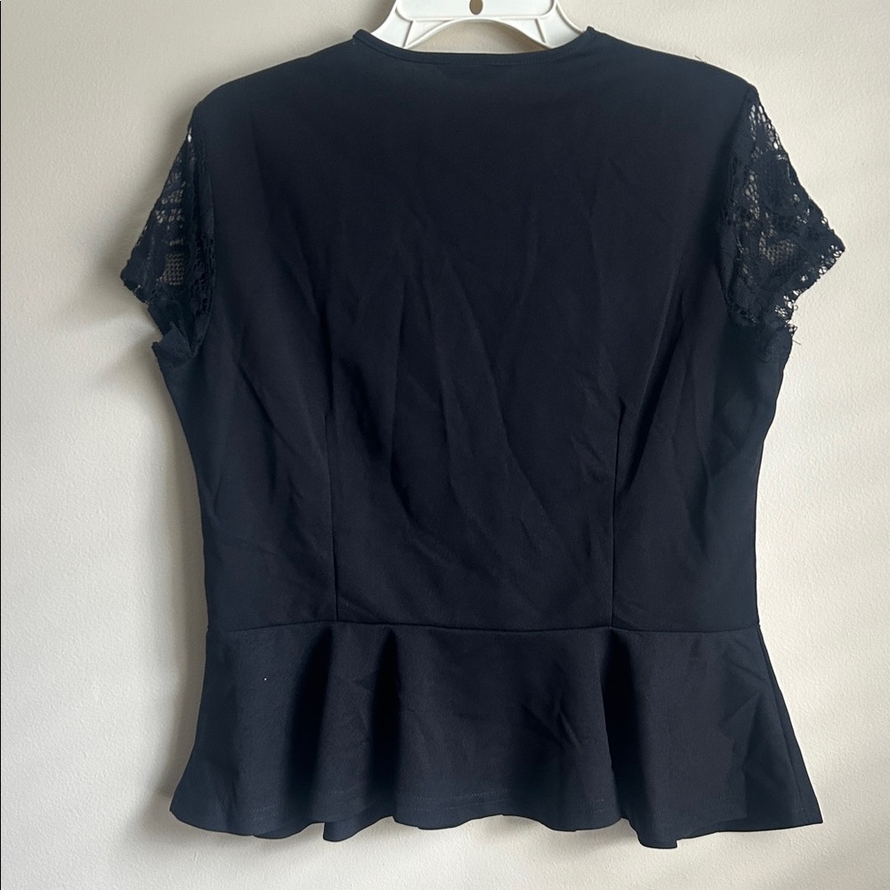 SHEIN black peplum top featuring a V-neckline and lace cap sleeves size XL 12 - Picture 5 of 5